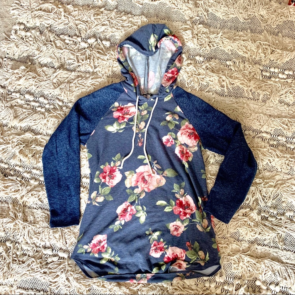 Boutique sweatshirt size small